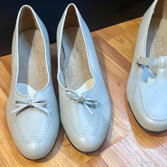 Chic White Leather Loafers - Picture 3 of 3